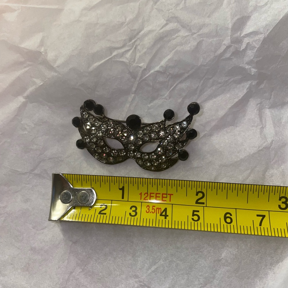 Masquerade Brooch Pin - Picture 3 of 4